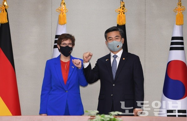 서욱 국방부장관, 아네그레트 크람프-카렌바우어 독일 국방장관 회담 개최(사진=국방부)