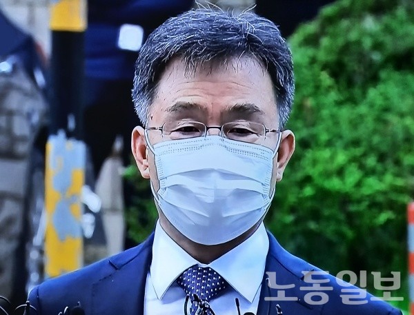 화천대유 대주주 김만배, 구속 영장심사 출석