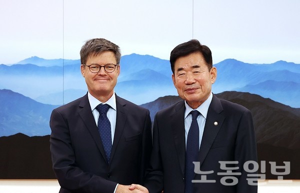김진표 국회의장, 프랑케 주한칠레대사 접견(사진=국회의장실)