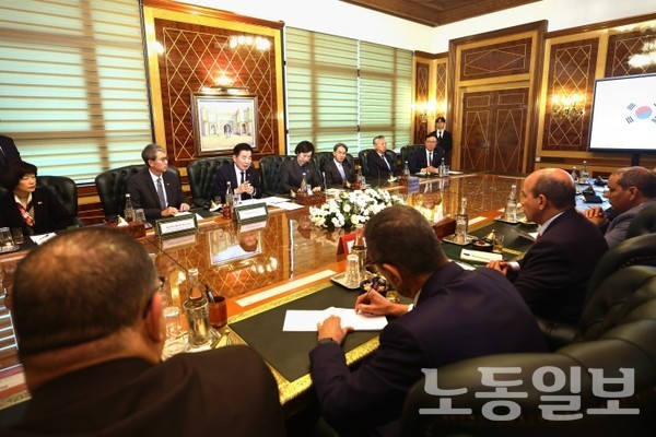 김진표 의장이 모로코 미야라 상원의장과의 면담에서 발언하고 있다(사진=국회의장실)